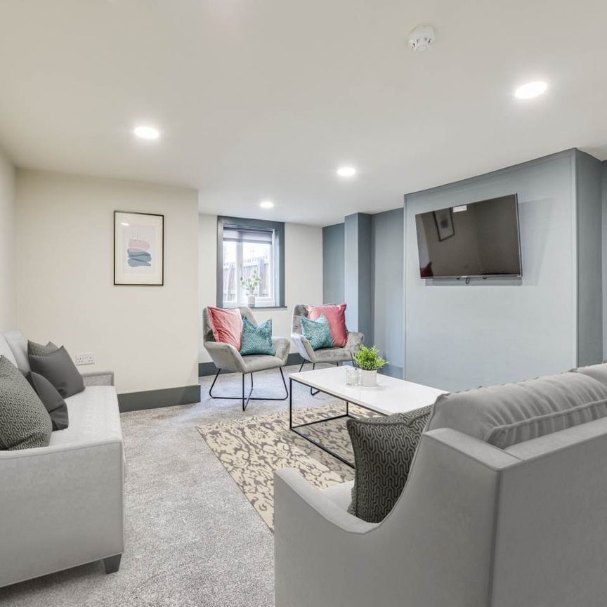 Knowle Mount (Room 3), Burley, Leeds - Photo 1
