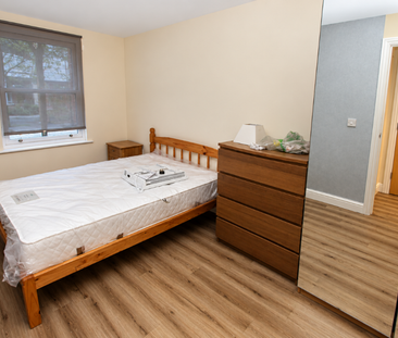 3 bedroom apartment to rent - Photo 6