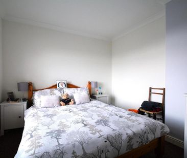 2 bedroom end of terrace house to rent - Photo 5