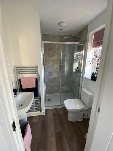 3 bedroom end of terrace house to rent - Photo 4