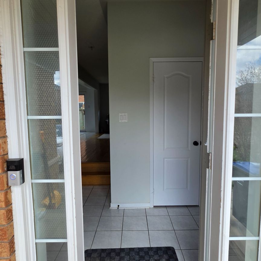 For Lease - 15 Tanglemere Crescent, Brampton, Ontario - Photo 1