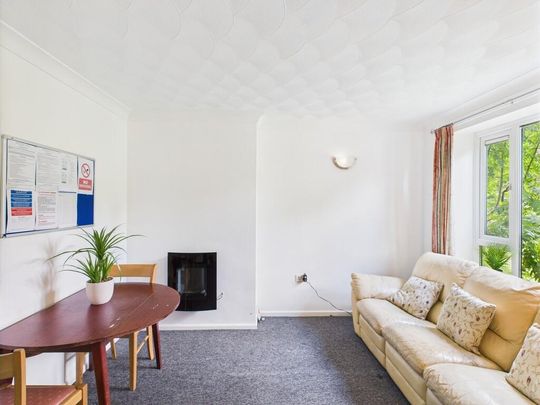 4 bedroom terraced house to rent - Photo 1