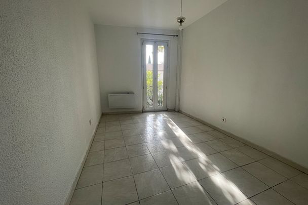 t3 les milles terrasse 1060 euros - Photo 1