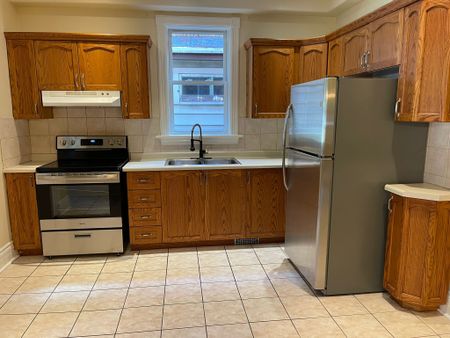 For Lease - 109 Carrick Avenue Unit# 2, Hamilton, Ontario - Photo 3