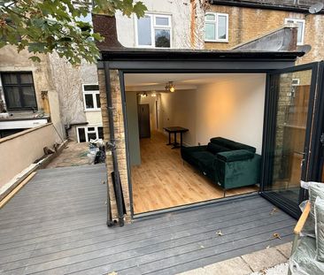 4 Bed Terraced House, London, E5 - Photo 1