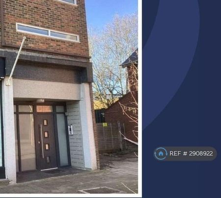 2 bedroom flat to rent - Photo 2