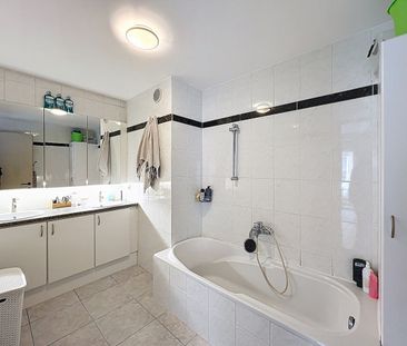 Centraal gelegen, ruim appartement met één slaapkamer - Foto 3
