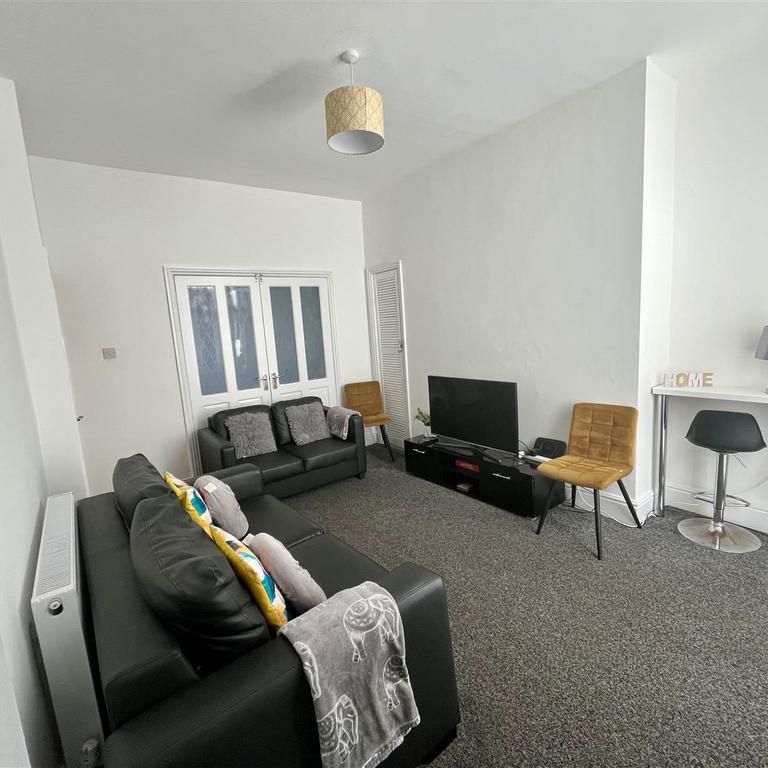 2 bedroom terraced house to rent - Photo 1