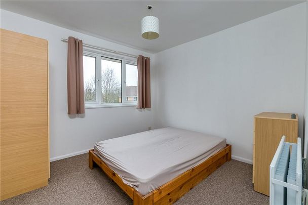 4 bedroom house in Southfields - Photo 1