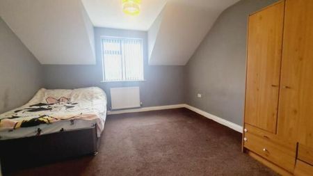 6-10 Whippendell Road - Photo 3