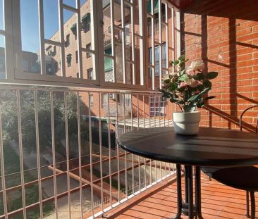 Room in a shared 5-bedroom apartment for rent in Numancia perfect f... - Foto 3