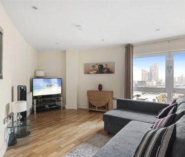 2 Bed Flat, Raphael House, IG1 - Photo 2