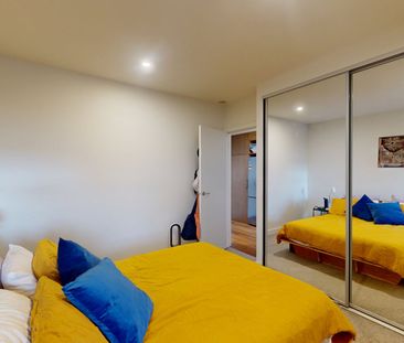 Stylish Urban Living in the Heart of Northcote - Photo 5