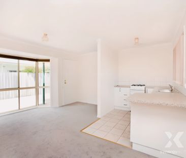 2 Bed, 1 Bath - Photo 5