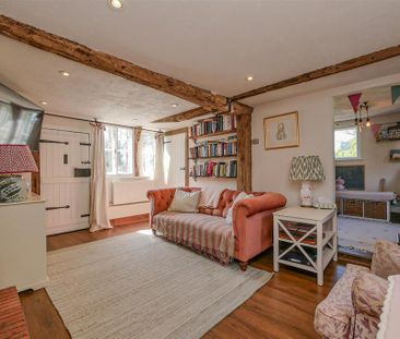2 bedroom semi-detached house to rent - Photo 2