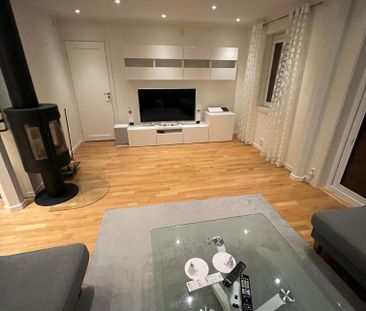 Familjevänligt radhus – Södertälje - Foto 3