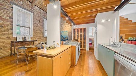 Sophisticated Living - Photo 4