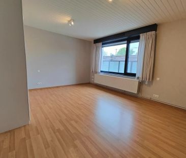 Ruim en centraal gelegen appartement met twee slaapkamers - Foto 3