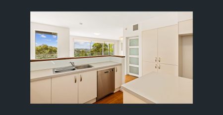 Stunning Two Storey 4 bed Executive Townhouse with Middle Harbour Views! - Photo 3