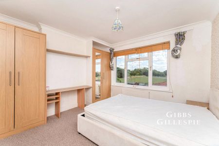 4 bedroom terraced house to rent - Photo 4