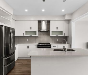 For Lease - 131 Vanier Street, Whitby, Ontario - Photo 6