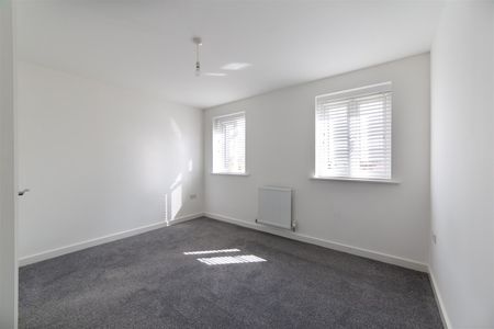 3 bed town house to rent in Speckledwood Way, Newcastle Upon Tyne, NE13 - Photo 2