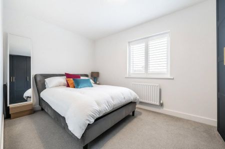 3 bedroom semi-detached house to rent - Photo 3