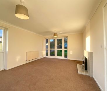 2 bedroom Detached Bungalow to let - Photo 1