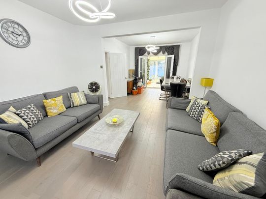 3 bedroom semi-detached house to rent - Photo 1
