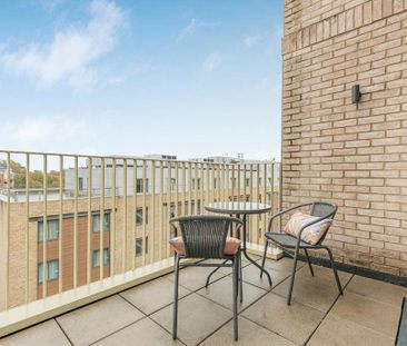 2 bedroom flat to rent - Photo 6