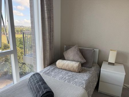 Room in a Shared Flat, Grosvenor Court Adenmore Road, SE6 - Photo 2