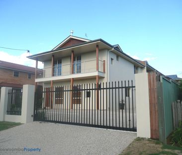 Executive Unit! Prestige Townhouse! - Photo 6