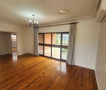 Available 12 December - Photo 3