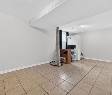 For Lease - 18 Palacebeach Trail, Hamilton, Ontario - Photo 1