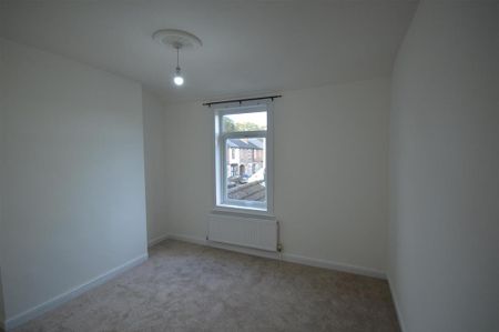 3 bedroom terraced house to rent - Photo 3
