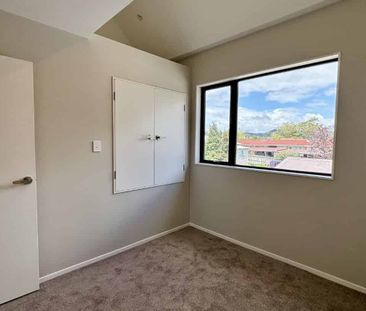 Brand-New 3-Bedroom Townhouse in Glen Eden - Photo 4