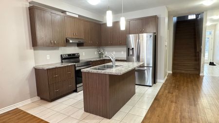 For Lease - 263 Louise Street, Welland, Ontario - Photo 4