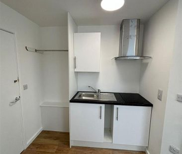 Studio to rent - Photo 5