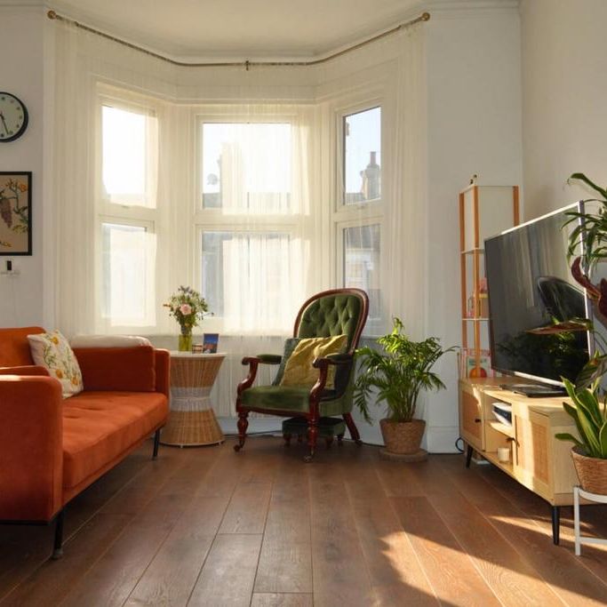 3 bedroom flat to rent - Photo 1