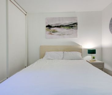 Room in a Shared House, Rowley Way, NW8 - Photo 1