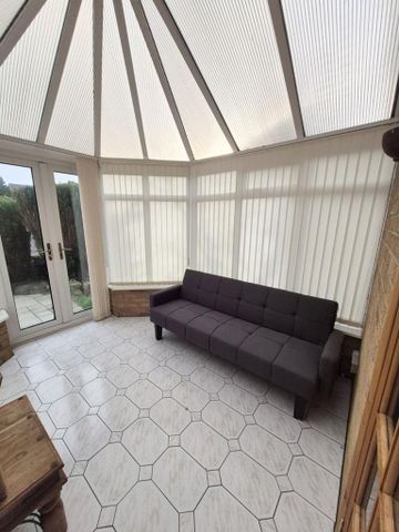 4 bedroom detached house to rent - Photo 3