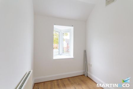 3 bedroom semi-detached house to rent - Photo 2