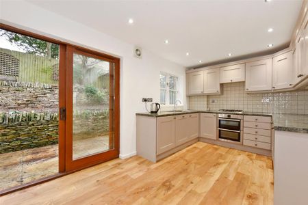 3 bedroom terraced house to rent - Photo 4