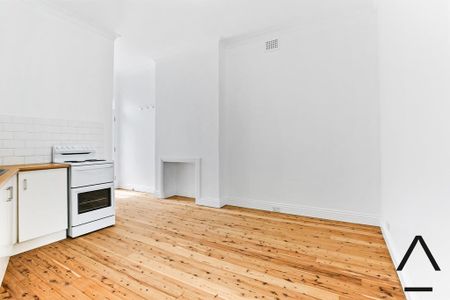 Freshly Painted 1 Bedroom Apartment - Photo 2