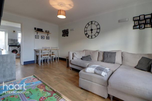 2 bedroom end of terrace house to rent - Photo 1