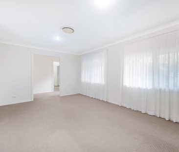 Spacious Family Home in Prestigious Cherrybrook Tech Catchment - Photo 2