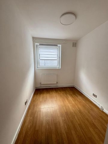 4 bedroom flat to rent - Photo 4