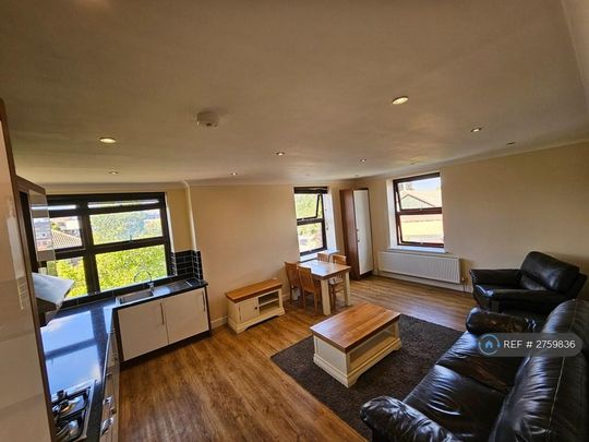 2 bedroom flat to rent - Photo 1