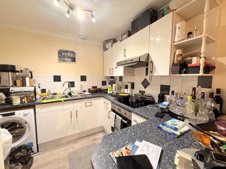 Markwell Wood, Harlow - Photo 4