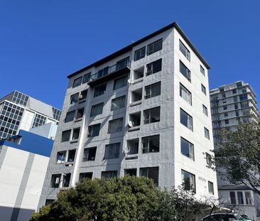 Prime Location Alert! - Photo 2